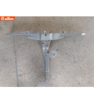 TRAVERSA ANTERIORE SUPERIORE HYUNDAI - SANTA FE - MOD. 01/00 - 12/03