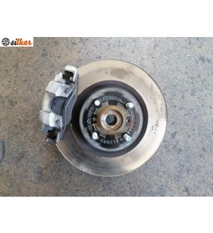 FUSELLO MOZZO MONTANTE DISCO SINISTRO TOYOTA YARIS - MOD. 01/17 - 05/20